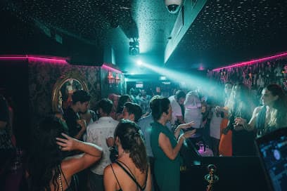 Club - Au Son des Guitares