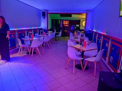 WARM UP BAR AMBIANCE KARAOKÉ 😉