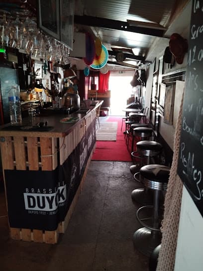 Brocante & bar à vin "le plus bel endroit du monde est ici"