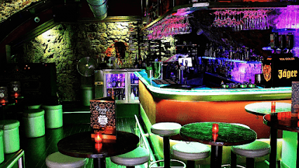 Charlys Wine Bar, Cannes Kate & Charly